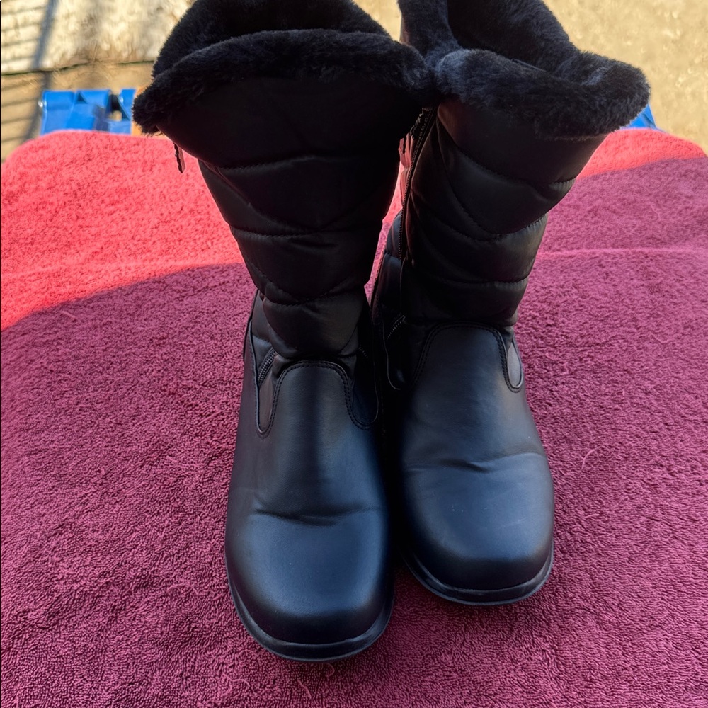 Totes Black Quilted Winter Boots
